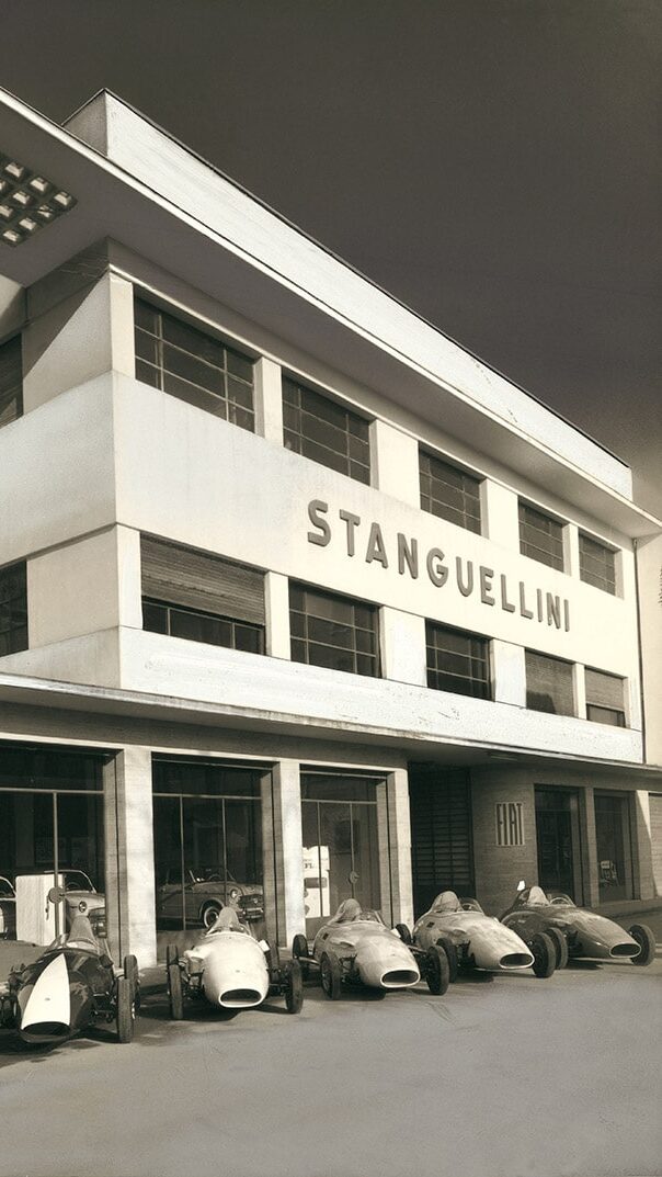 Immobile con nome Stanguellini scritto sopra