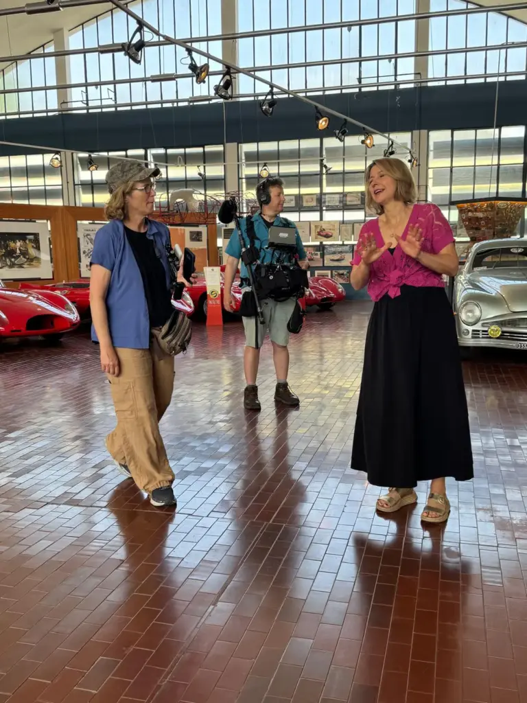 Un frame delle riprese dell'episodio girato da Samantha Brown